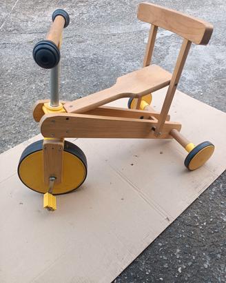 Triciclo in legno