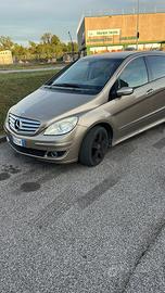 Classe B solo 80.000 km