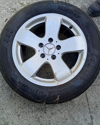 4 cerchi con gomme