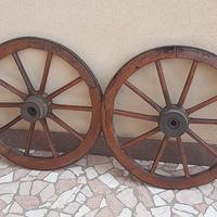 Ruote da carro in legno