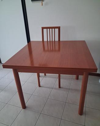 Tavolo da salotto e sedie  in ciliegio