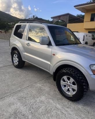 MITSUBISHI PAJERO 2.5 TD – 3 PORTE | 2002