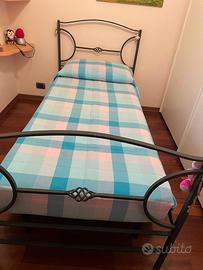 Letto singolo e materasso memory