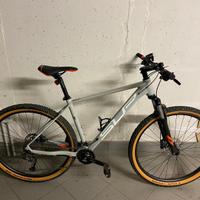 Bicicletta marca Superior mod XC859