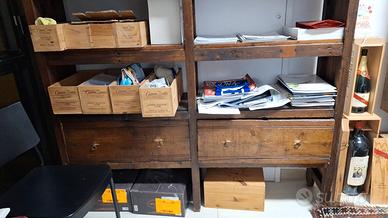 mobile in legno massello ex farmacia