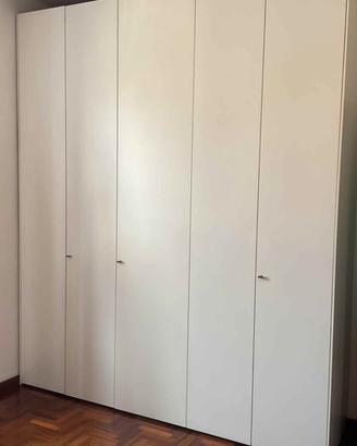 Armadio legno tamburato con appenderia e cassetti