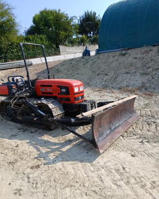 Apripista per trattore cingolato