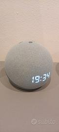 Echo Dot 4a generazione con orologio e Alexa