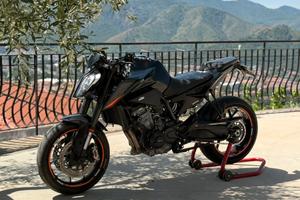 KTM 890 DUKE