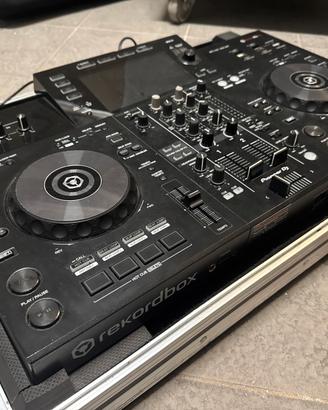 Consolle Pioneer Xdj RR con flight case