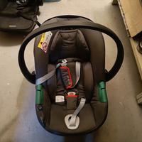 Ovetto cybex completo di adattatori e base isofix