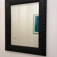 Specchio con cornice nera