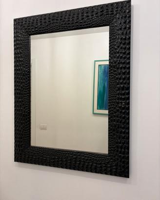 Specchio con cornice nera