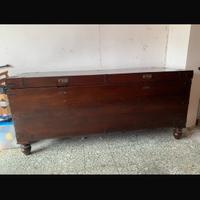 Baule antico di grandi dinensioni