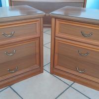 Doppio comodino in legno