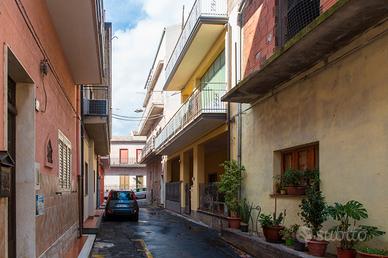 Casa indipendente con terrazzi 49-376
