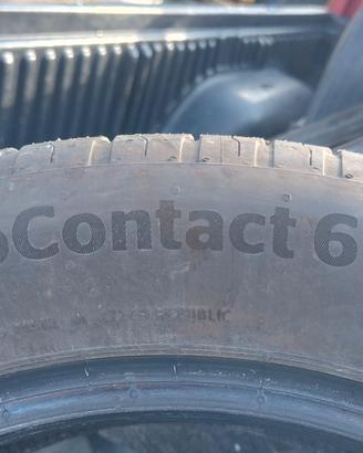 N°4 gomme estive Continental 215/55 R 17 V
