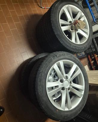 cerchi in lega per auto 205 55 R16