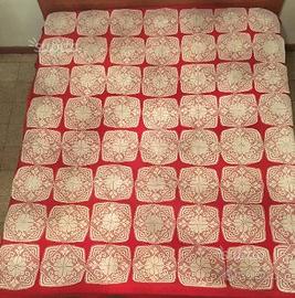 Cerchi e quadretti all'uncinetto fatti a mano