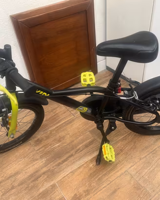 Bici bimbo B’Twin 500 dark hero