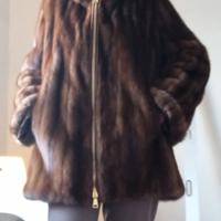 pelliccia visone con cappuccio moderna