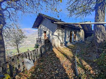 CASA SEMINDIPENDENTE A POLLEIN