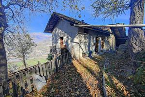 CASA SEMINDIPENDENTE A POLLEIN