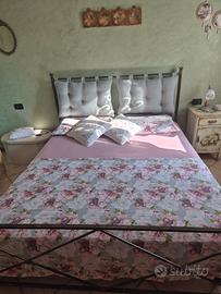 Letto in ferro battuto anticato in oro