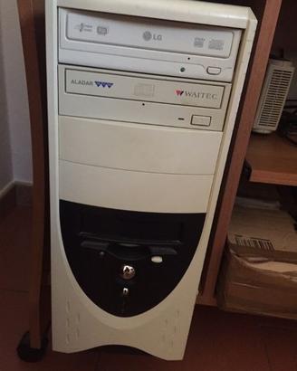 Computer fisso completo, anno 2000