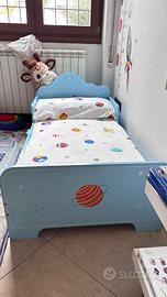 Lettino bambini con sponde anti-caduta + materasso