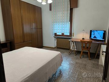 Stanza indipendente per una signora