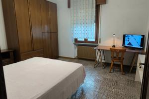 Stanza indipendente per una signora