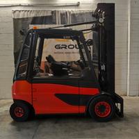 Carrello elettrico frontale 4 ruote Linde E50HL.