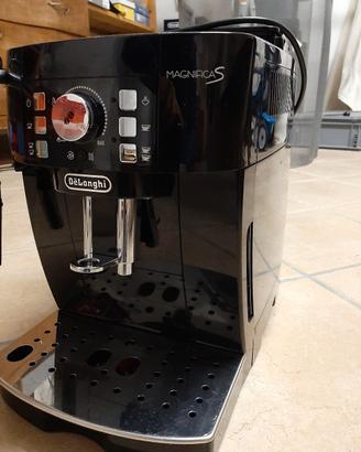 macchina caffe DeLonghi Magnifica S