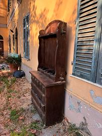 Credenza portafucili in stile spagnolo