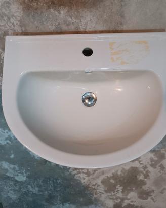 Lavandino ceramica nuovo 60 cm – mai usato.