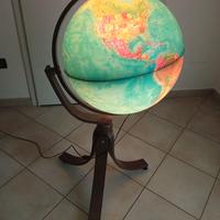 Mappamondo illuminato