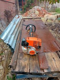 Abbacchiatore STIHL KM 90 R