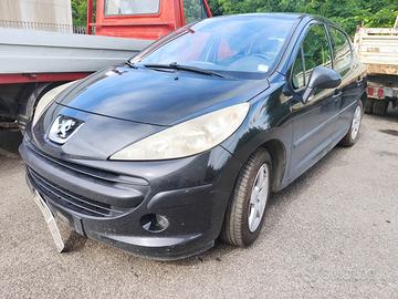 Peugeot 207 anno 2007 ricambi usati