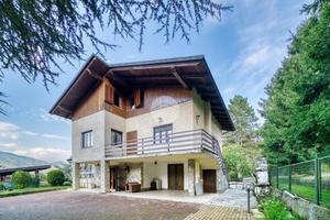 VILLA SINGOLA A GIAVENO