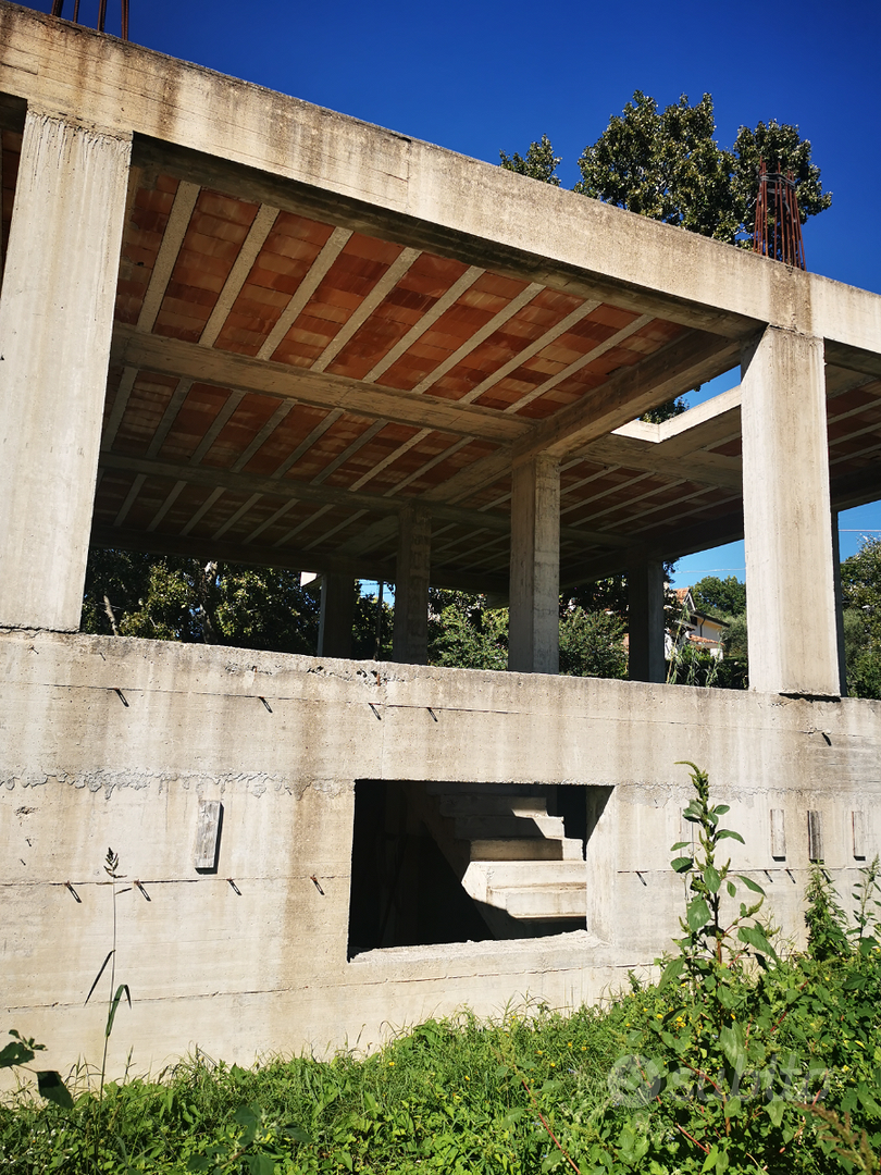 Casa più terreno - Vista 3