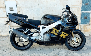 Honda cbr 900 rr fireblade