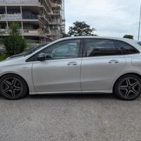 Mercedes-Benz B 200 AMG Line