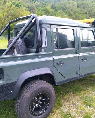 Land rover defender 110 crew cab