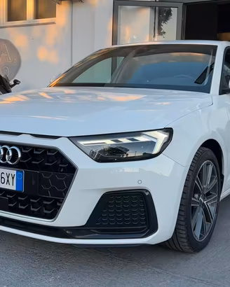 Audi A1 SPB 35 TFSI S tronic Identity Black