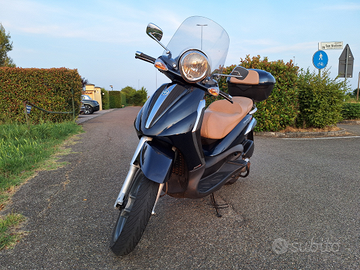 Piaggio Beverly 300 i.e. Tourer