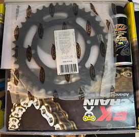 Kit pignone e catena x moto triumph