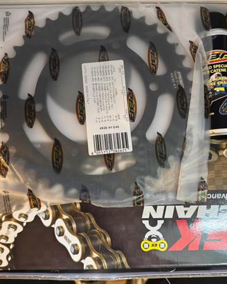 Kit pignone e catena x moto triumph