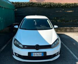 Volkswagen Golf allestimento R