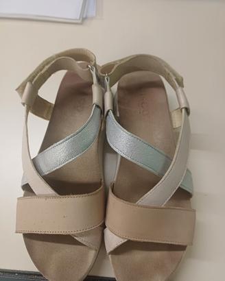 sandali